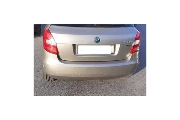 Recambio de paragolpes trasero para skoda fabia (5j2) 1.6 ambition referencia OEM IAM 5J6807421H  