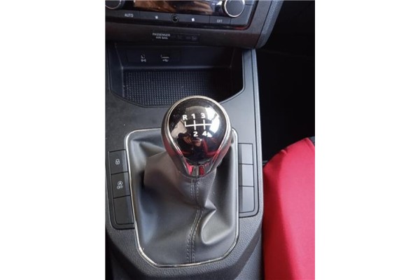 Recambio de pomo palanca cambio para seat ibiza (kj1) 1.0 style referencia OEM IAM    Recambio de pomo palanca cambio para seat ibiza (kj1) 1.0 style referencia OEM IAM