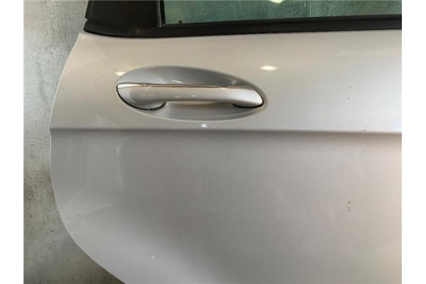 Recambio de puerta trasero derecha para mercedes-benz clase a (bm 169) 1.7 a 170 (169.032) referencia OEM IAM A1697302005   Recambio de puerta trasero derecha para mercedes-benz clase a (bm 169) 1.7 a 170 (169.032) referencia OEM IAM A1697302005