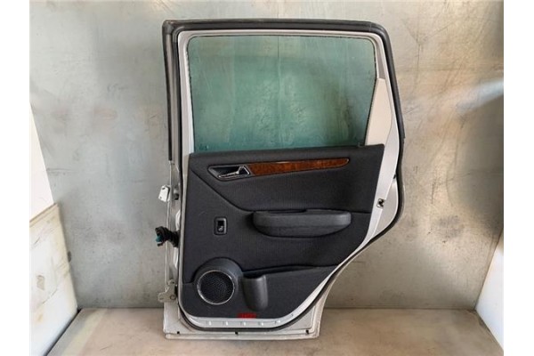 Recambio de puerta trasero derecha para mercedes-benz clase a (bm 169) 1.7 a 170 (169.032) referencia OEM IAM A1697302005   Recambio de puerta trasero derecha para mercedes-benz clase a (bm 169) 1.7 a 170 (169.032) referencia OEM IAM A1697302005
