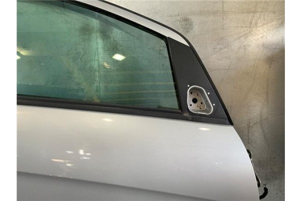 Recambio de puerta delantero derecha para mercedes-benz clase a (bm 169) 1.7 a 170 (169.032) referencia OEM IAM A1697202205   Recambio de puerta delantero derecha para mercedes-benz clase a (bm 169) 1.7 a 170 (169.032) referencia OEM IAM A1697202205