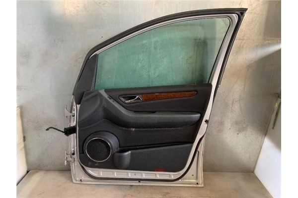 Recambio de puerta delantero derecha para mercedes-benz clase a (bm 169) 1.7 a 170 (169.032) referencia OEM IAM A1697202205   Recambio de puerta delantero derecha para mercedes-benz clase a (bm 169) 1.7 a 170 (169.032) referencia OEM IAM A1697202205