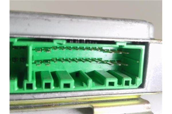 Recambio de centralita para hyundai h-1 furgón 2.5 td referencia OEM IAM 3910042210 4079131650 