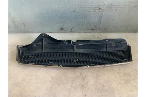 Recambio de rejilla capo para lancia y 10 1.1 i.e. fire (156ag) referencia OEM IAM 7716091  