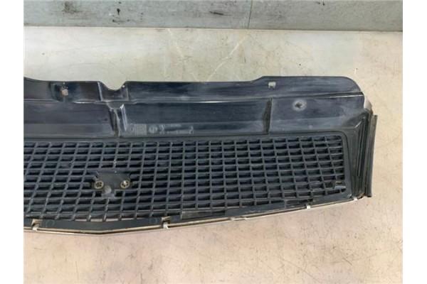 Recambio de rejilla capo para lancia y 10 1.1 i.e. fire (156ag) referencia OEM IAM 7716091  