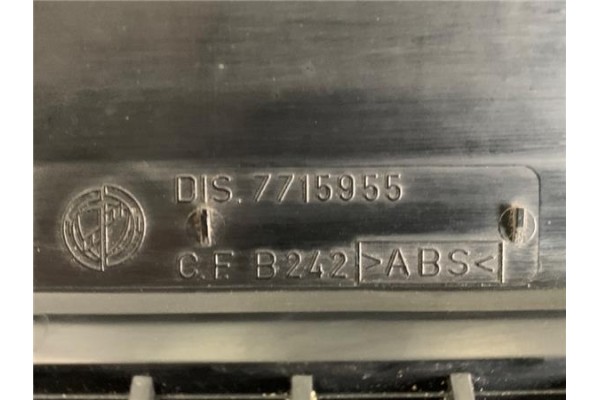 Recambio de rejilla capo para lancia y 10 1.1 i.e. fire (156ag) referencia OEM IAM 7716091  