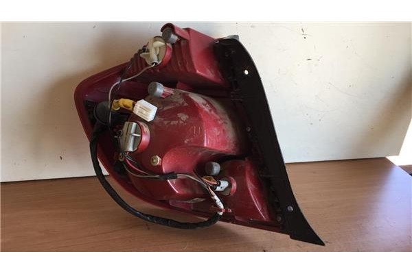 Recambio de piloto trasero derecho para hyundai accent (mc) 1.4 gl referencia OEM IAM 92402257  