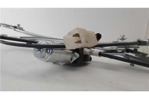 Recambio de mecanismo elevalunas delantero derecho para seat ibiza (6k1) 1.9 sdi referencia OEM IAM 6K4837402P   Recambio de mecanismo elevalunas delantero derecho para seat ibiza (6k1) 1.9 sdi referencia OEM IAM 6K4837402P