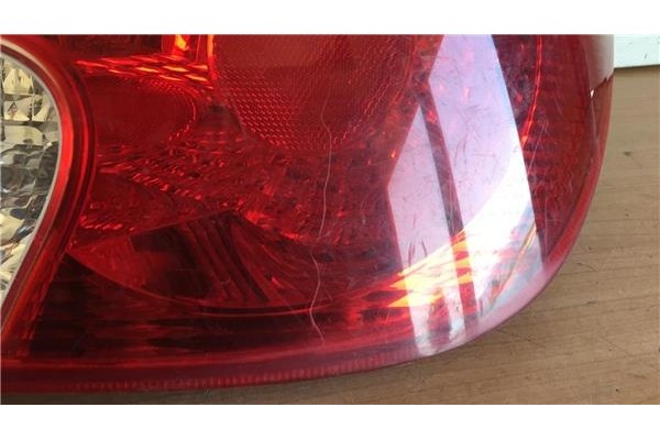 Recambio de piloto trasero derecho para hyundai accent (mc) 1.4 gl referencia OEM IAM 92402257  
