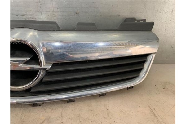 Recambio de rejilla paragolpes delantero para opel zafira 1.9 cdti referencia OEM IAM 6320123  