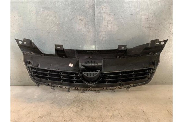 Recambio de rejilla paragolpes delantero para opel zafira 1.9 cdti referencia OEM IAM 6320123  