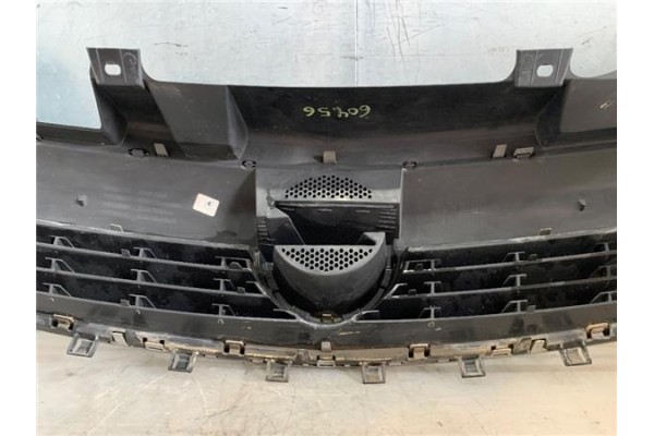 Recambio de rejilla paragolpes delantero para opel zafira 1.9 cdti referencia OEM IAM 6320123  