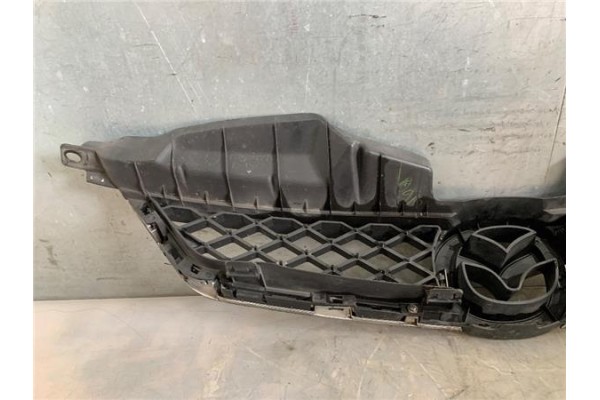 Recambio de rejilla paragolpes delantero para mazda 5 2.0 referencia OEM IAM C23550710C  