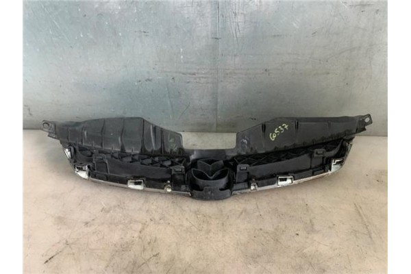 Recambio de rejilla paragolpes delantero para mazda 5 2.0 referencia OEM IAM C23550710C  