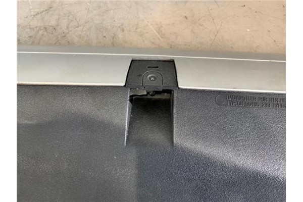 Recambio de aleron trasero para opel corsa b 1.7 d referencia OEM IAM 6719600   Recambio de aleron trasero para opel corsa b 1.7 d referencia OEM IAM 6719600