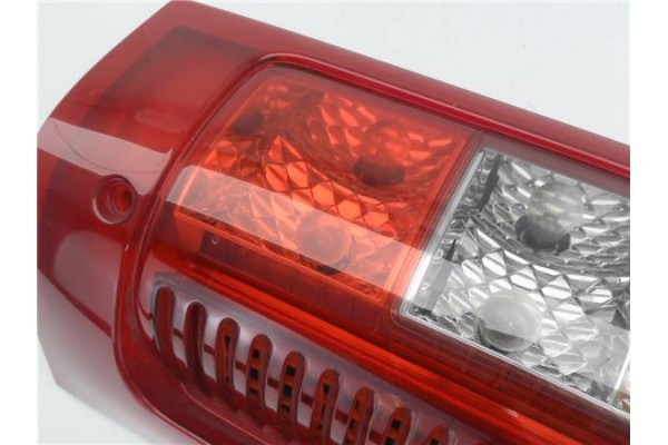 Recambio de piloto trasero izquierdo para citroen jumper furgón (244) 2.0 hdi referencia OEM IAM 6350AR  