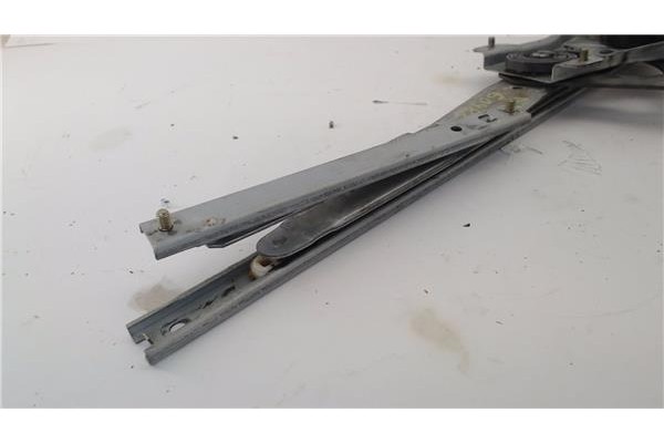 Recambio de mecanismo elevalunas delantero izquierdo para chevrolet kalos 1.2 se referencia OEM IAM 96541737  