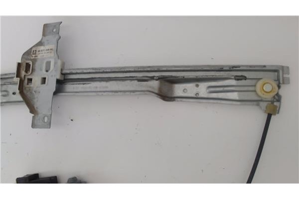 Recambio de mecanismo elevalunas delantero derecho para citroen c4 coupe 1.6 hdi referencia OEM IAM 9681576780  