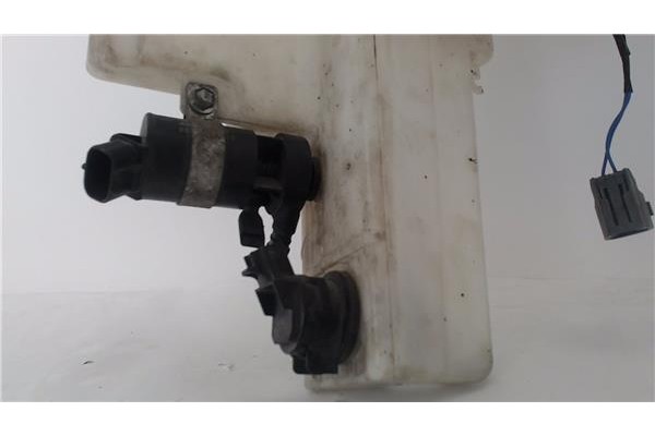 Recambio de deposito limpiaparabrisas para mazda 5 2.0 referencia OEM IAM 860142728  