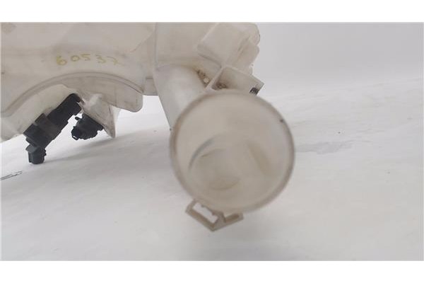 Recambio de deposito limpiaparabrisas para mazda 5 2.0 referencia OEM IAM 860142728  