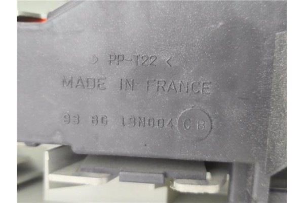 Recambio de piloto trasero derecho para ford mondeo i (gbp) 1.8 td referencia OEM IAM 93BG13N004CB  