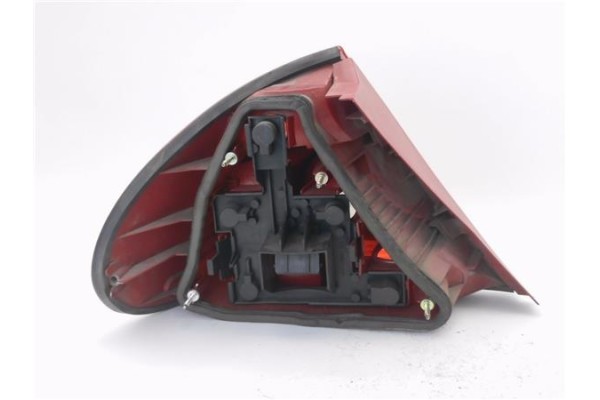 Recambio de piloto trasero derecho para ford mondeo ii (bap) 1.6 i referencia OEM IAM 96BG13A602  