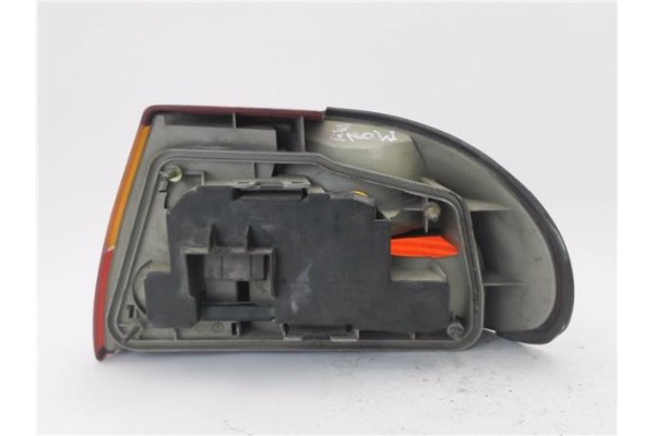 Recambio de piloto trasero izquierdo para ford mondeo i (gbp) 1.8 td referencia OEM IAM 93BG13N004BA  