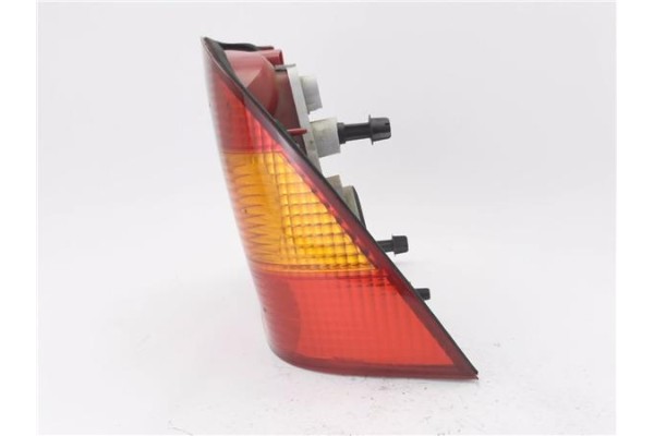 Recambio de piloto trasero derecho para ford focus (db3) 1.6 referencia OEM IAM 1M5113404BB  