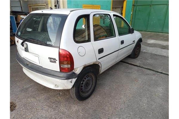 opel corsa b del año 1996
