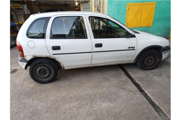 opel corsa b del año 1996