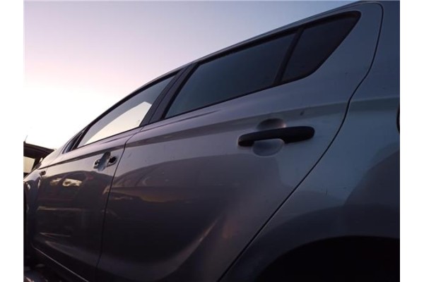 Recambio de puerta trasero izquierda para hyundai i20 (pb) 1.2 referencia OEM IAM   