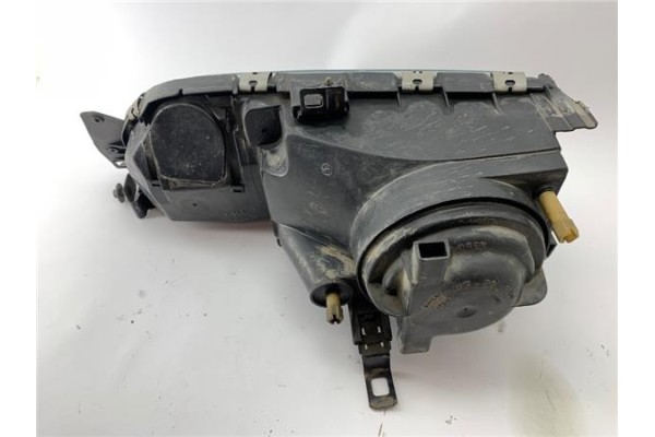 Recambio de faro delantero dcho para ford sierra berlina 2.0 i referencia OEM IAM 03726748  