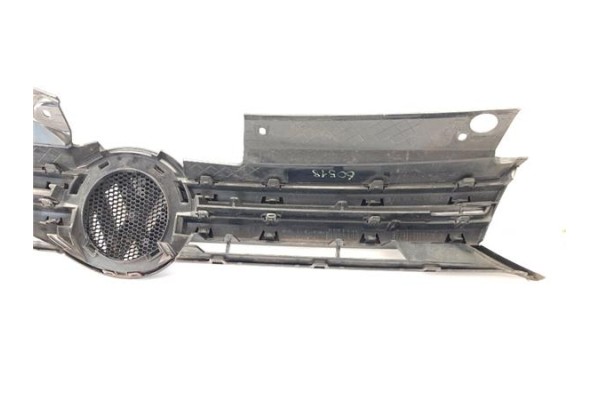 Recambio de rejilla capo para volkswagen golf vi (5k1) 1.6 advance referencia OEM IAM 5K0853651  