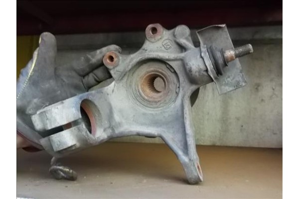 Recambio de mangueta delantero izquierda para citroen xantia berlina 1.6 i referencia OEM IAM   