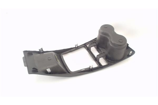 Recambio de embellecedor consola central para seat ibiza berlina (6j5) 1.4 stylance / style referencia OEM IAM 6J0858331  