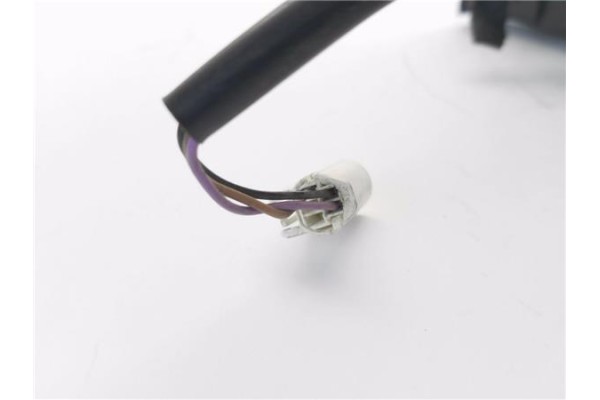 Recambio de retrovisor electrico derecho para toyota corolla verso (e12) 1.8 linea sol referencia OEM IAM 8791013200  