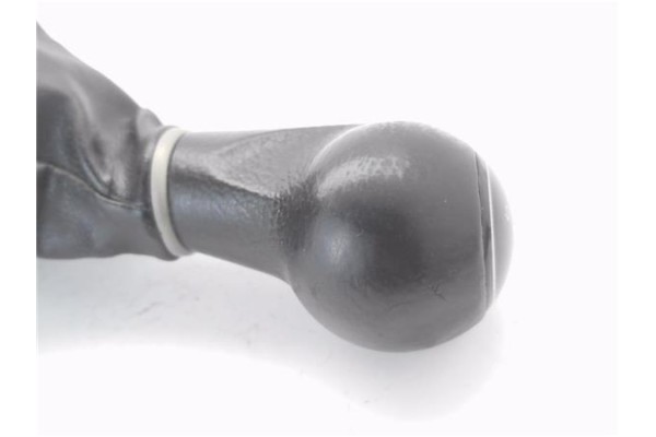 Recambio de pomo palanca cambio para seat ibiza berlina (6j5) 1.4 stylance / style referencia OEM IAM 6J0863279 6J0711113AD 