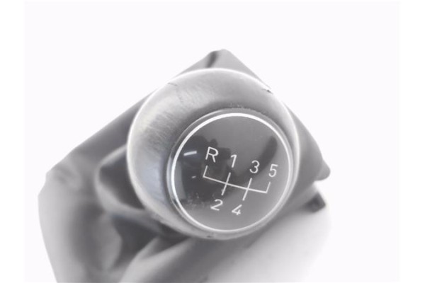 Recambio de pomo palanca cambio para seat ibiza berlina (6j5) 1.4 stylance / style referencia OEM IAM 6J0863279 6J0711113AD 