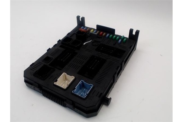 Recambio de caja fusibles/rele para citroen c5 berlina 1.6 hdi (rc8hzb) referencia OEM IAM   