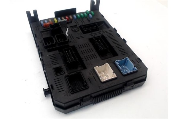 Recambio de caja fusibles/rele para citroen c5 berlina 1.6 hdi (rc8hzb) referencia OEM IAM   