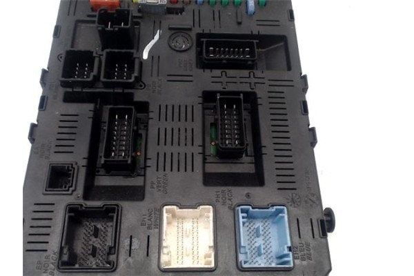Recambio de caja fusibles/rele para citroen c5 berlina 1.6 hdi (rc8hzb) referencia OEM IAM   