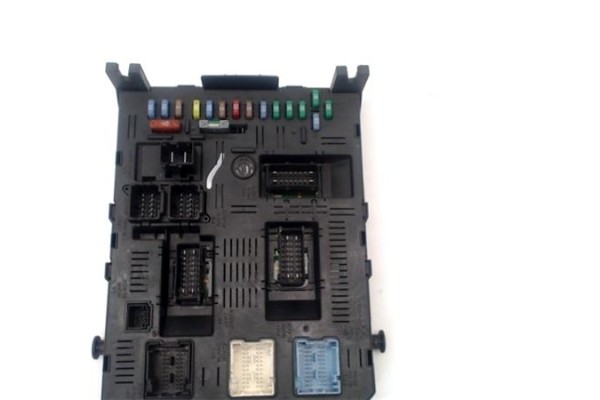Recambio de caja fusibles/rele para citroen c5 berlina 1.6 hdi (rc8hzb) referencia OEM IAM   