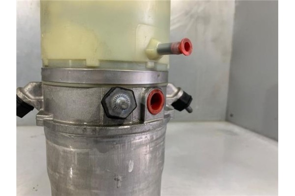 Recambio de bomba servodireccion para seat ibiza berlina (6j5) 1.4 stylance / style referencia OEM IAM 6R0423156B  