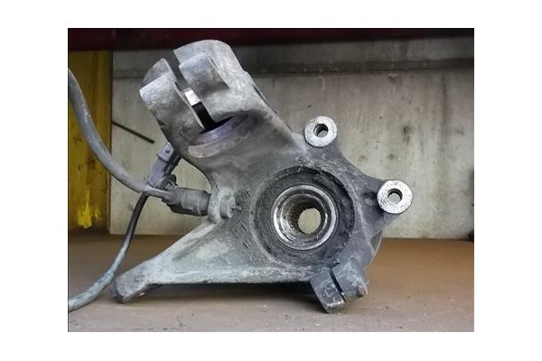 Recambio de mangueta delantero izquierda para citroen xsara berlina 2.0 hdi 90 referencia OEM IAM   