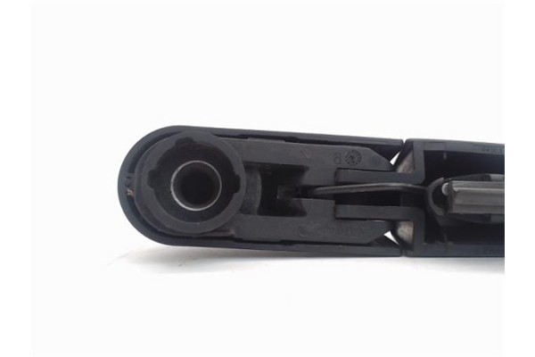 Recambio de brazo limpiaparabrisas trasero para citroen c4 berlina 1.6 exclusive referencia OEM IAM 9674065980  
