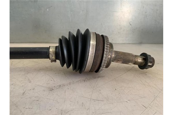 Recambio de palier delantero derecho para toyota yaris (ncp1/nlp1/scp1) 1.4 d-4d referencia OEM IAM   