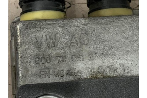 Recambio de palanca de cambio para seat ibiza berlina (6j5) 1.4 stylance / style referencia OEM IAM 6Q0711061E  