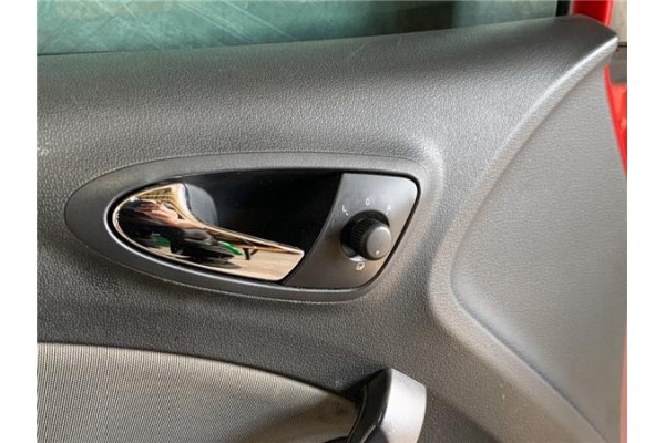 Recambio de puerta delantero izquierda para seat ibiza berlina (6j5) 1.4 stylance / style referencia OEM IAM 6J4831055  