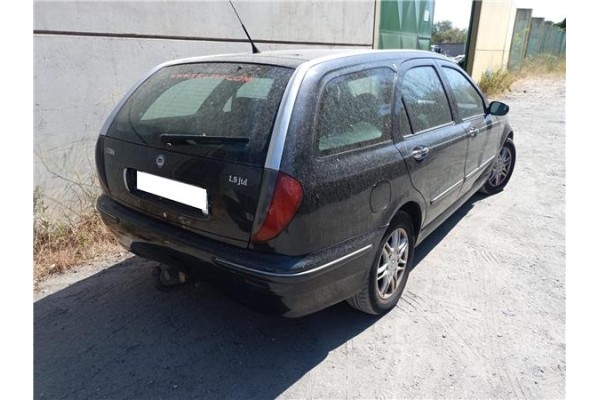 lancia lybra station wagon del año 2001