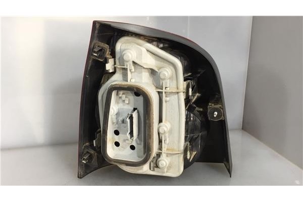 Recambio de piloto trasero derecho para volkswagen polo iv (9n1) 1.4 16v referencia OEM IAM 6Q6945096 6Q6945112 